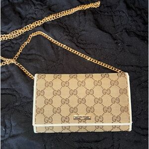 Gucci wallet on a chain